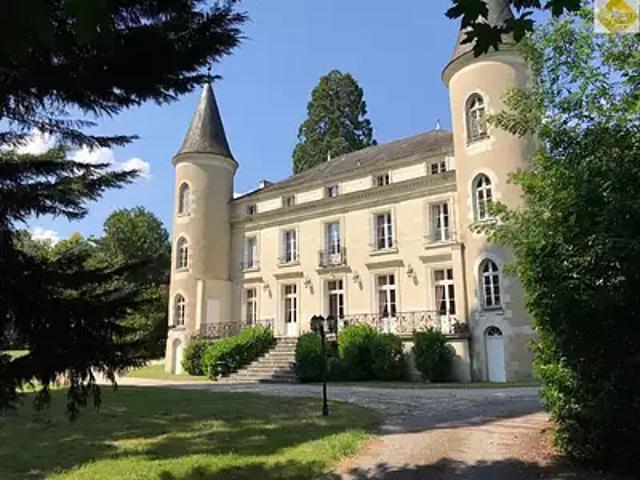 Tournon Saint Pierre 37290 Achat / Vente maison 15 pièces t15 piscine terrasse
