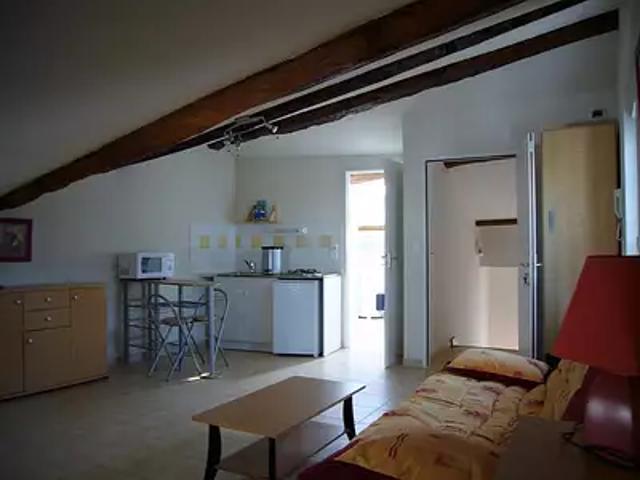 Tournus 71700 Location appartement 1 pièce t1 au dernier étage