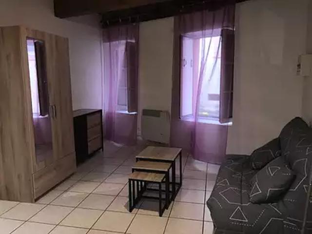 Tournus 71700 Location appartement 1 pièce t1 au dernier étage