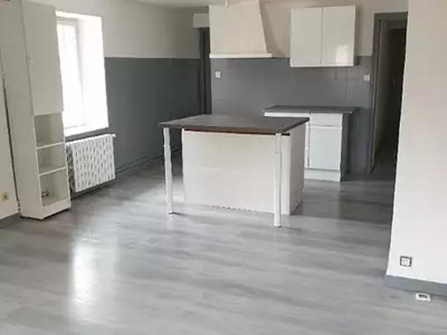Tournus 71700 Location appartement 2 pièces t2 au dernier étage