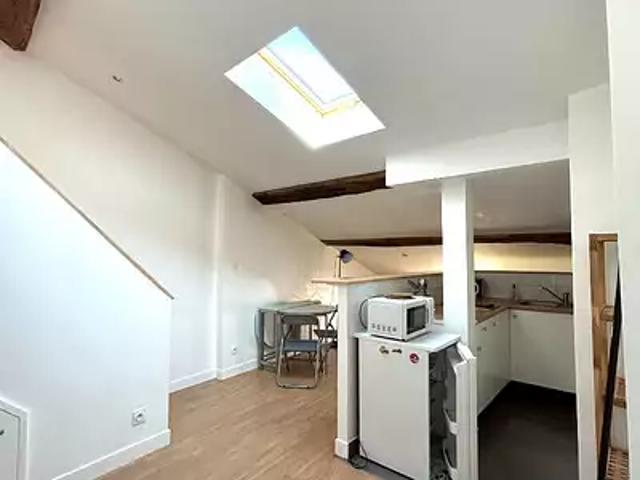 Tournus 71700 Location appartement 2 pièces t2 au dernier étage