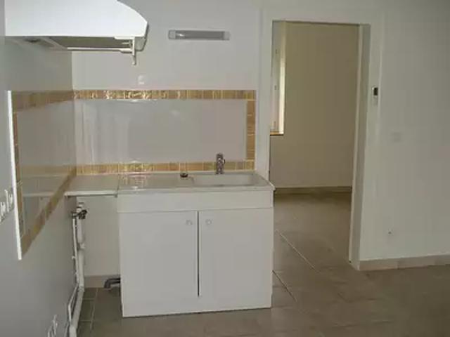Tourny 27510 Location appartement 2 pièces t2 parking