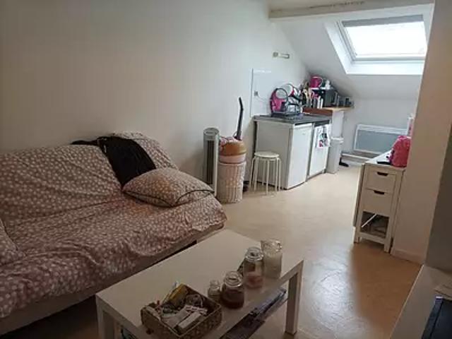 Tours 37000 Location appartement 1 pièce t1 au dernier étage