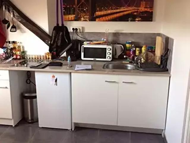 Tours 37000 Location appartement 1 pièce t1 au dernier étage