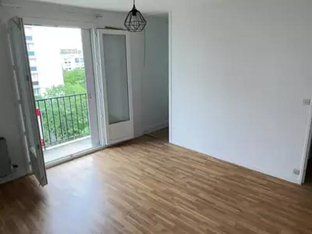 Tours 37000 Location appartement 1 pièce t1 cave parking
