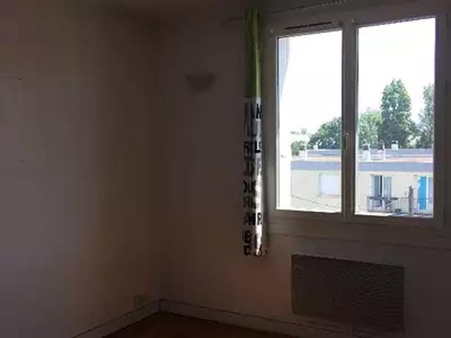 Tours 37000 Location appartement 3 pièces t3 au dernier étage