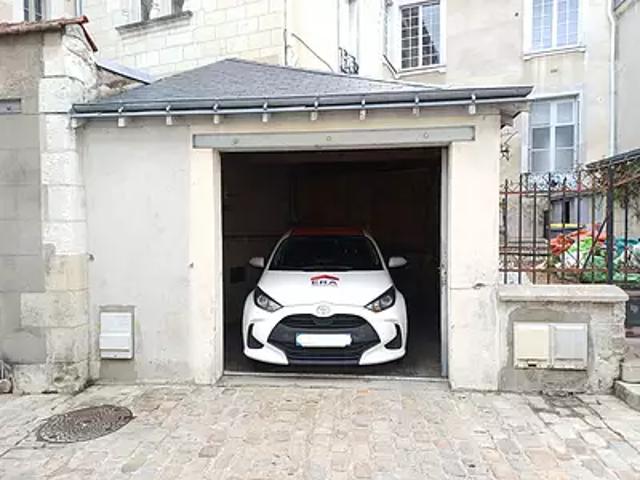 Tours 37000 Location parking au dernier étage