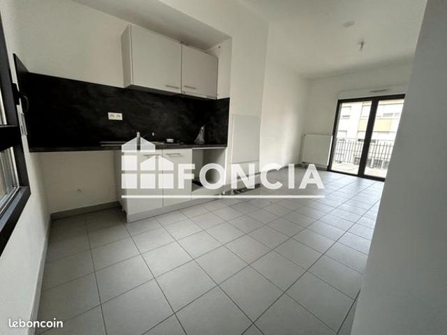 Tours – T2 récent quartier Lamartine, lumineux, avec balcon