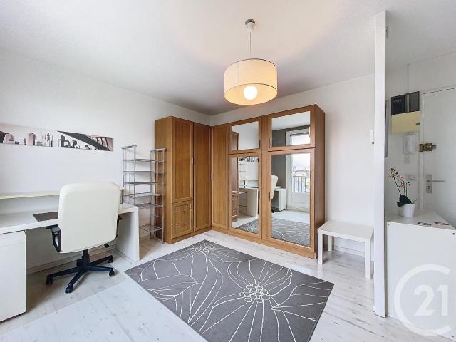 Tours Location Appartement 37
