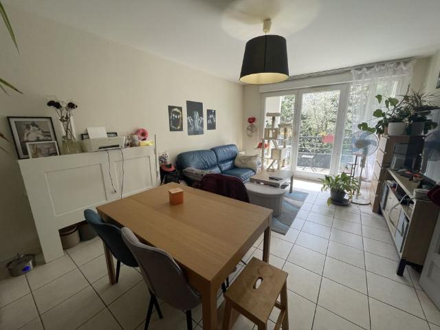 TOURS NORD: Appartement T3 avec balcon