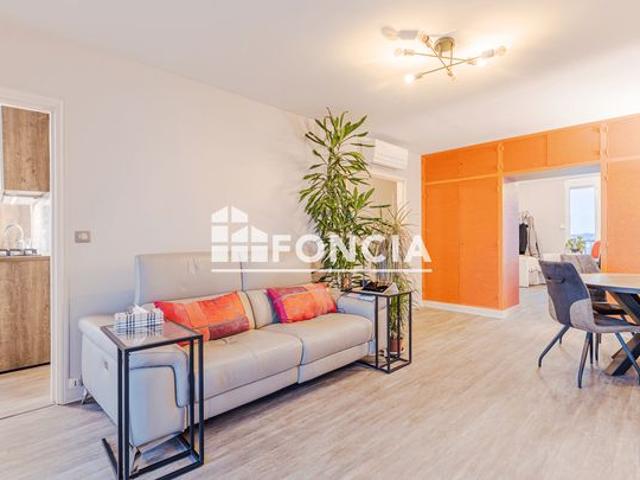 Tours sud vue imprenable sur le cher appartement t5 au sein d'une residence de standing