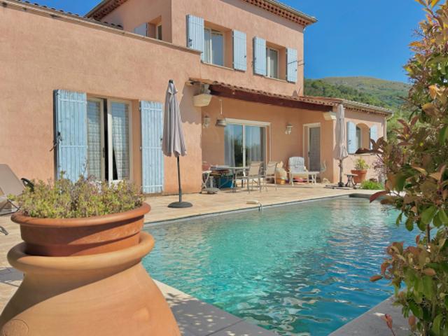 Tourrettes sur Loup Maison familiale avec piscine, vue mer