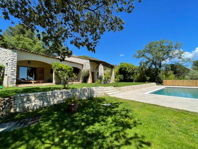 Tourrettes sur Loup Location Maison 06