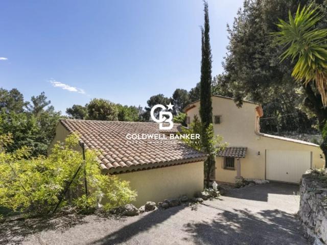 Tourrettes sur Loup Villa de caractère 193 m2 avec piscine au cœur de la nature