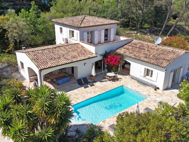 Tourrettes sur Loup Villa de 200 m2 avec piscine