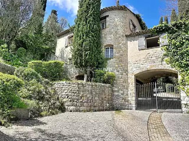 Tourrettes sur Loup 06140 Achat / Vente maison 10 pièces t10 piscine