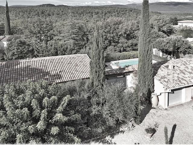 Tourtour, à vendre, maison de plain pied avec maison d'hôte attenante