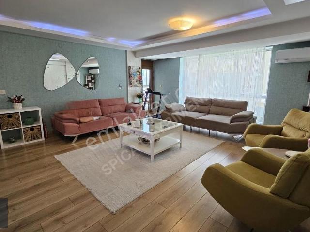 Tovi Franko Dan Bornova Ata Durağında Satılık 3+1 175 M2