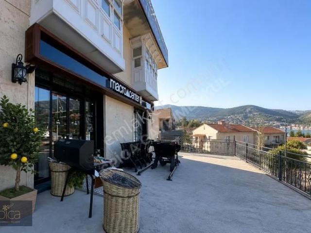 Tovi Franko Dan Karaburun Merkezde Kurumsal Kiracılı İşyeri