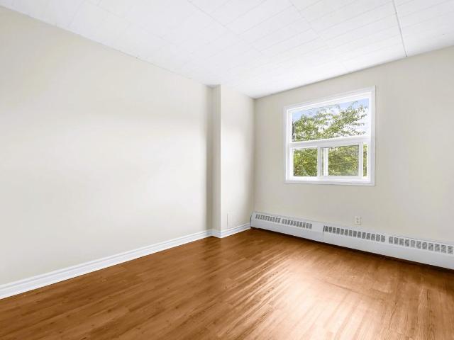 Town & Country Apartments 2 Bedroom Apartment for Rent at 265 Town & Country Apts Welland, ON L3C 5R6