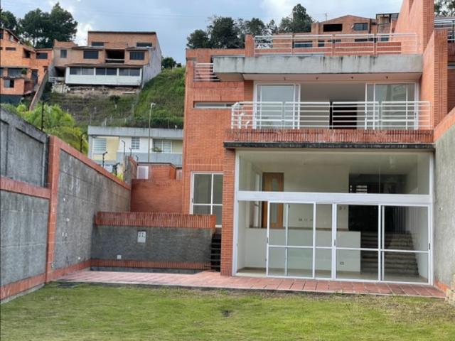 Town House Alto Hatillo