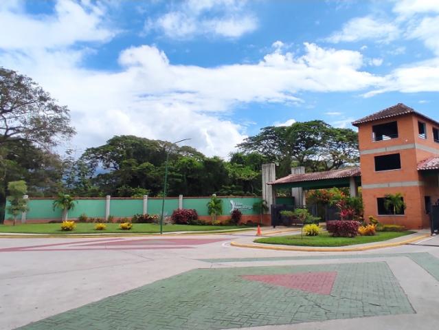Town House Con Piscina En Villas De San Diego Country Club. TH26