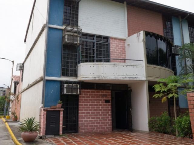 TOWN HOUSE EN NUEVA CASARAPA VENTA