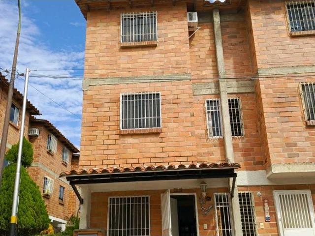 TOWN HOUSE EN VENTA CONJUNTO BOSQUE VERDE