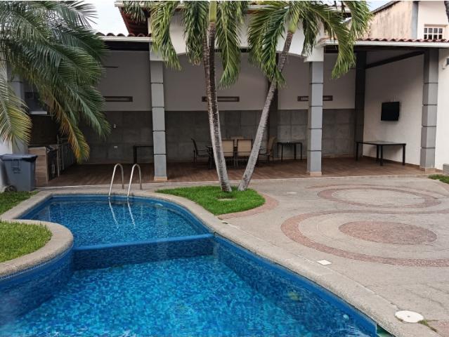 Town House en Venta, Res. Villa Victoria, Urb. Cantarrana