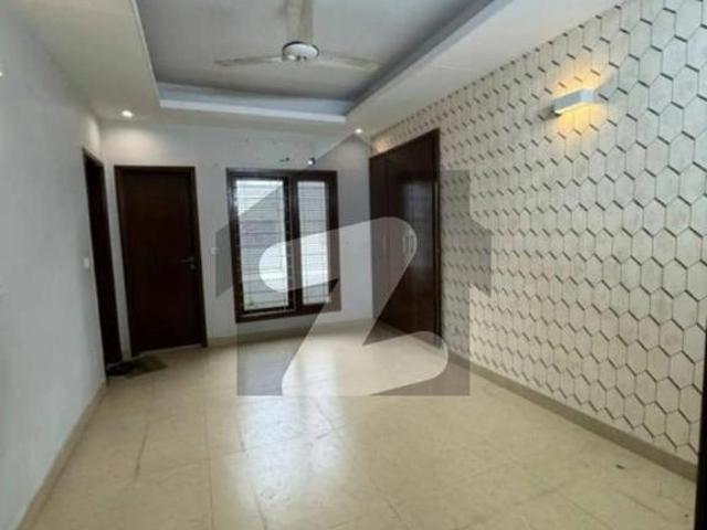 Town House For Rent Shahra e Faisal