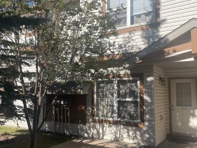 Town house style apartment