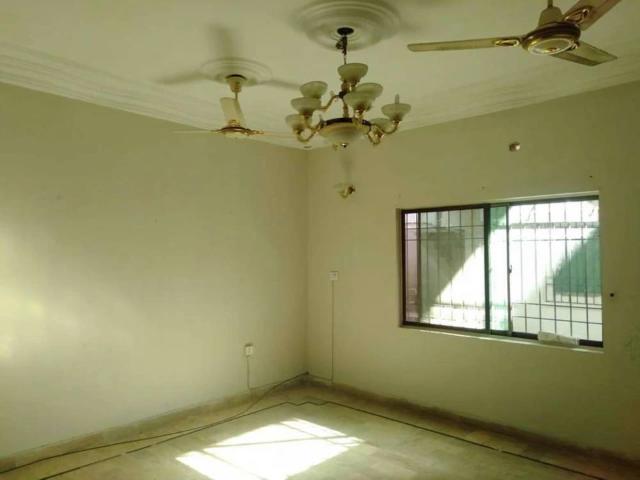 Town house 250 yards 4 bedrooms d/ for rent clifton block 9 karachi clifton id 32048