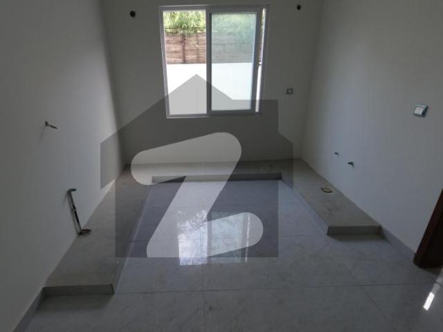 Town house 250 sq yrds pechs block 6