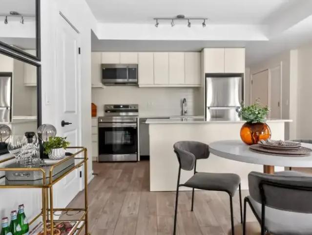 Townhouse 3.5 Bedroom For Rent Toronto ON 4385 ES103338159
