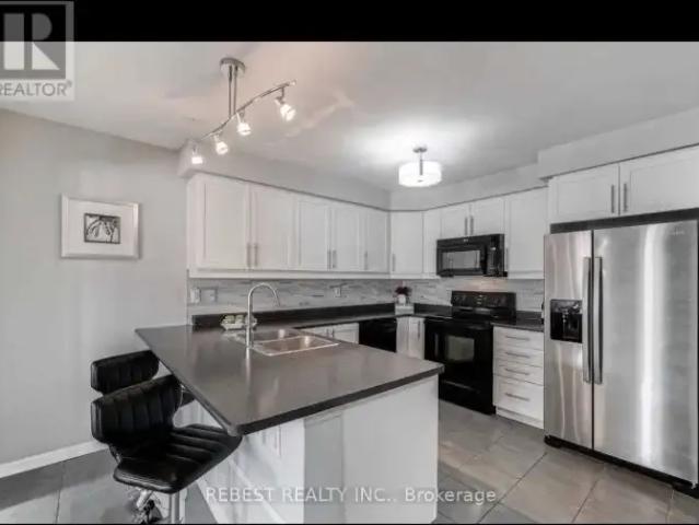 Townhouse 3 Bedroom For Rent Milton ON 2950 ES105072116