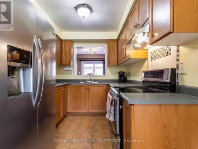 Townhouse 3 Bedroom For Rent Milton ON 3000 ES104842075
