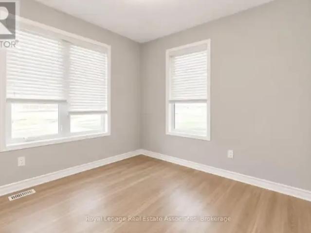 Townhouse 3 Bedroom For Rent Milton ON 3000 ES102794934