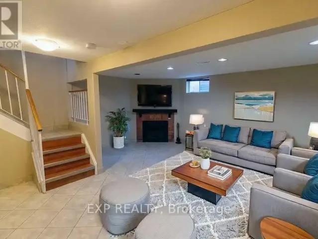 Townhouse 3 Bedroom For Rent Niagara Falls ON 2549 ES100709328