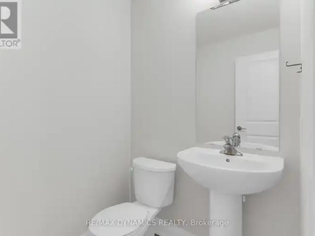 Townhouse 3 Bedroom For Rent Niagara Falls ON 2700 ES102339177