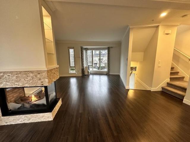 Townhouse 3 Bedroom For Rent North Vancouver BC 4600 ELS102085533
