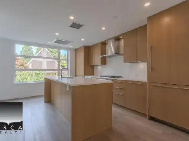 Townhouse 3 Bedroom For Rent North Vancouver BC 6150 ES105023262