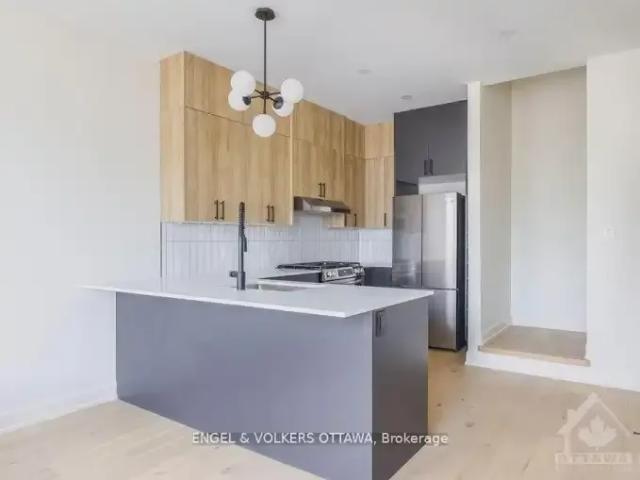 Townhouse 3 Bedroom For Rent Ottawa ON 3600 ES104179541