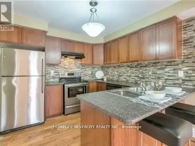 Townhouse 3 Bedroom For Rent Oakville ON 2799 ES103322752