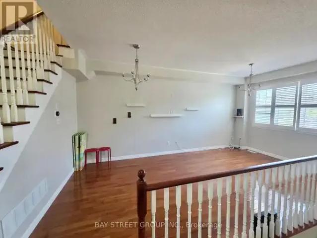 Townhouse 3 Bedroom For Rent Oakville ON 3400 ES103569204