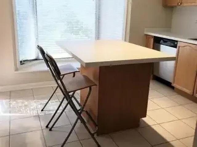 Townhouse 3 Bedroom For Rent Oakville ON 3500 ES102883648