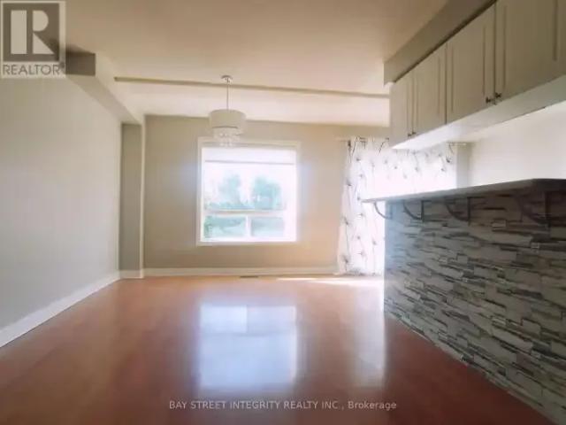 Townhouse 3 Bedroom For Rent Oakville ON 3500 ES103695261