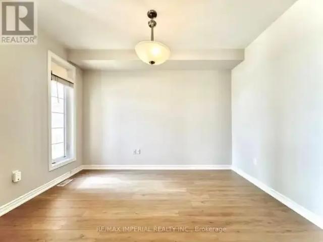 Townhouse 3 Bedroom For Rent Oakville ON 3500 ES103322743