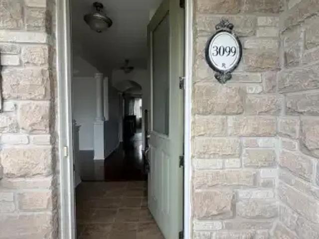 Townhouse 3 Bedroom For Rent Oakville ON 3600 ES101910366