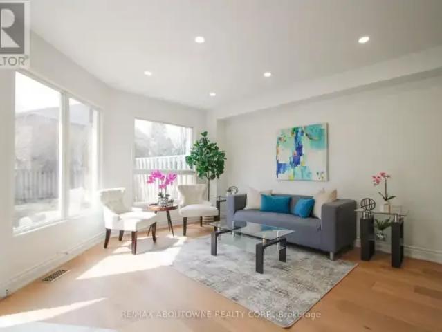 Townhouse 3 Bedroom For Rent Oakville ON 3600 ES102434500