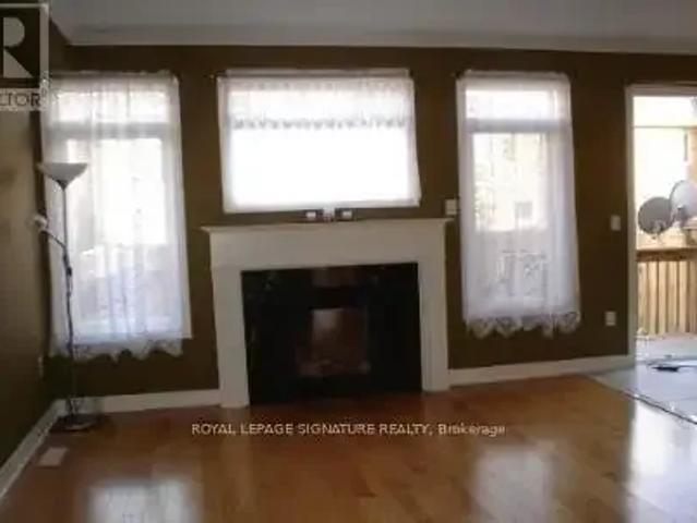 Townhouse 3 Bedroom For Rent Oakville ON 3700 ES103487571